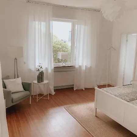 Idyllische Stadtwohnung Im Gruenen Appartement *