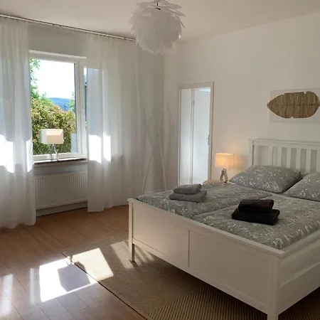 Idyllische Stadtwohnung Im Gruenen Appartement